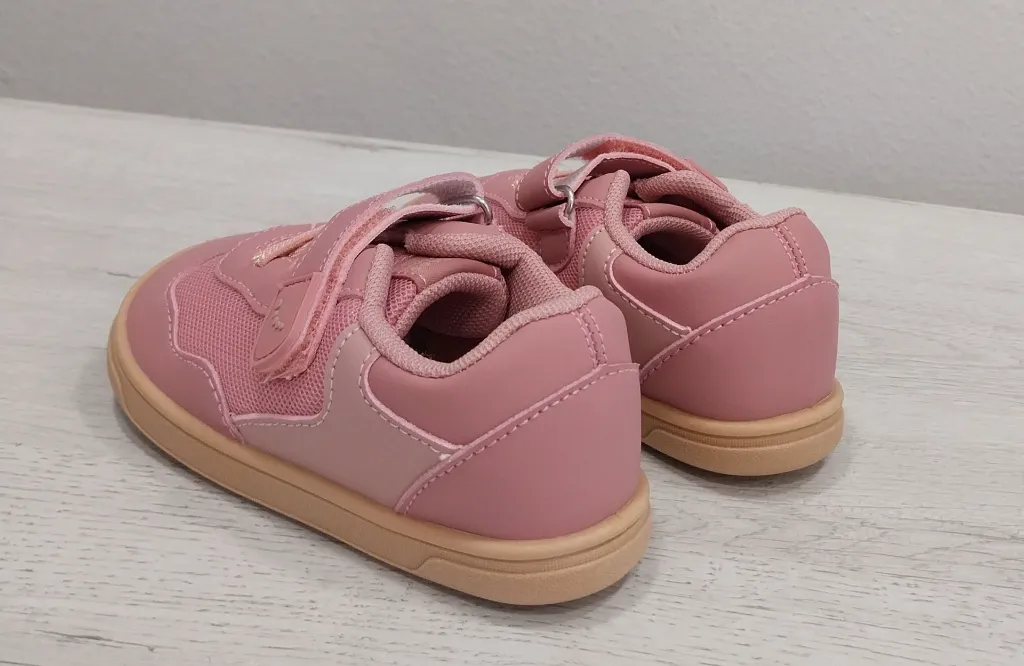 Deportiva vegana blanditos rosa (1).webp